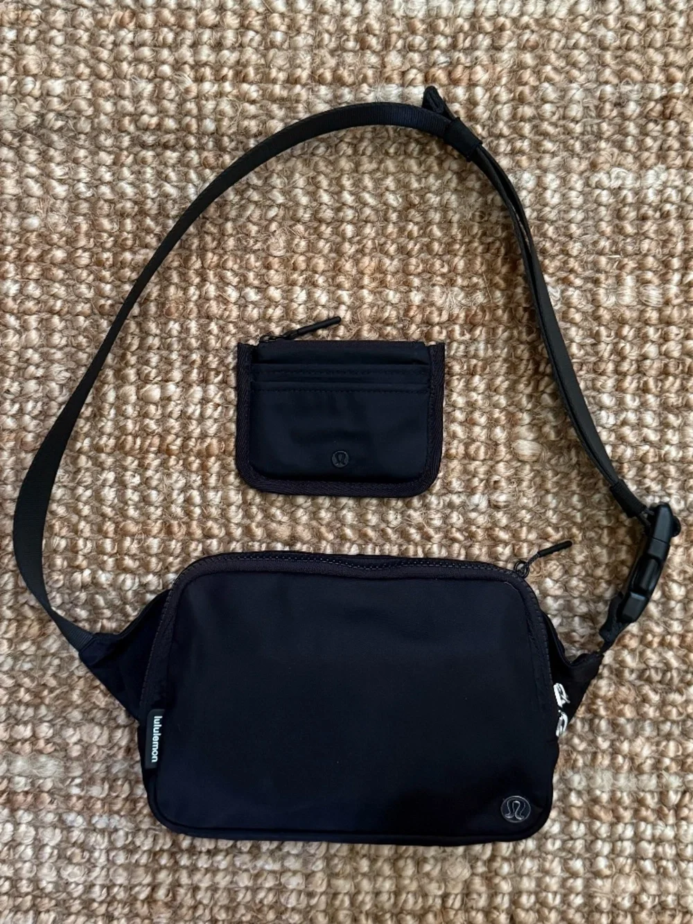 lululemon bundle Everywhere Belt Bag Large 2L & Card Case, Black